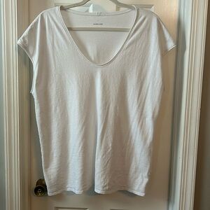 Everlane white v neck muscle tee, size large